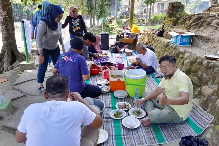 Kepala PPSDM Makassar Kunjungi Objek Wisata Permandian Air Panas Pincara Masamba (LHr)