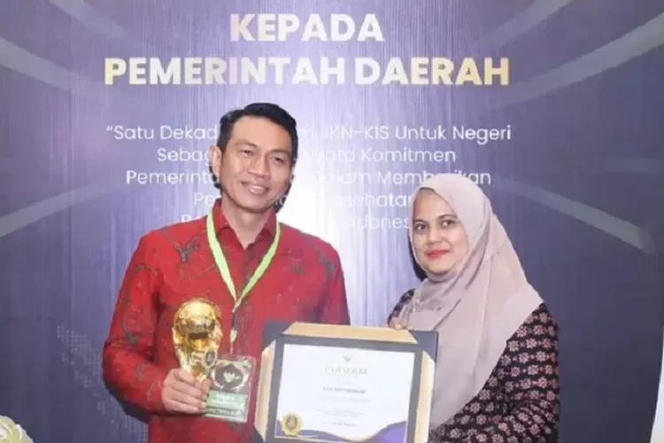 Berhasil Mendongkrak UHC Kepesertaan BPJS Kesehatan, MFA Menerima Penghargaan dari Wapres&nbsp; (Dok. Annuza)