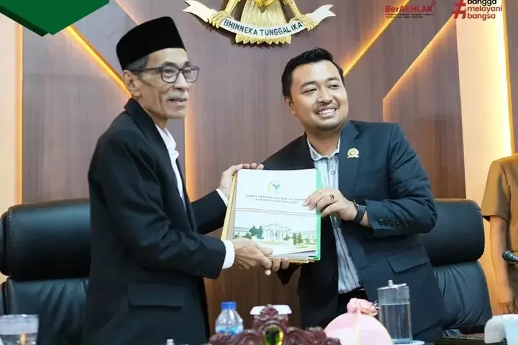 Wabup Bakhtiar Menyampaikan RAPBD-P Kabupaten Batang Hari Tahun Anggaran 2024 (klikanggaran)
