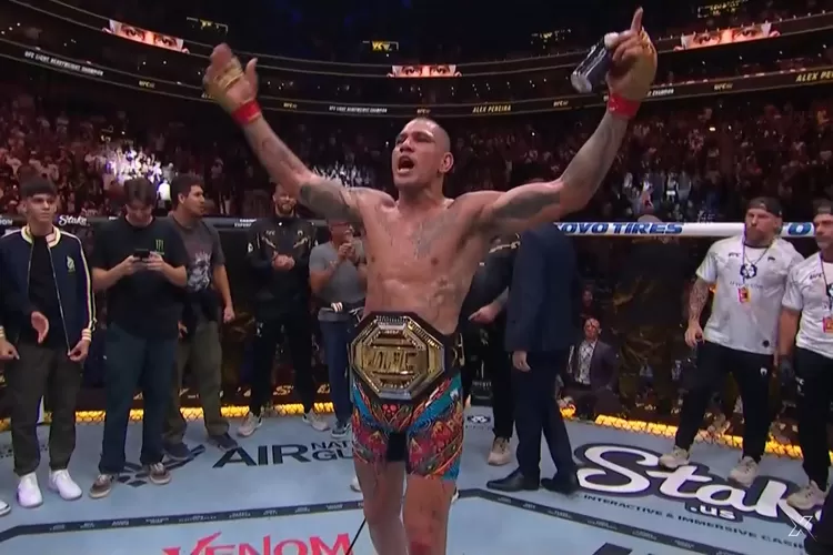Alex Pereira usai menumbangkan Khalil Ronutree Jr pada UFC 307, Minggu (6/10/2024) pagi WIBW (Tangkapan Layar)