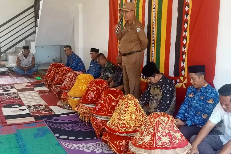 PJ Bupati Aceh Singkil Peusijuk Kantor Baru SWI (Dok. Desta)