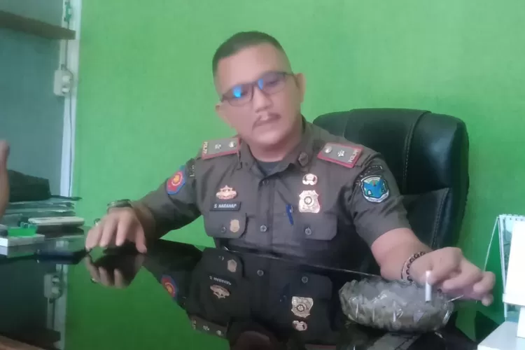 Dua Pekerja RSUD HAMBA Muara Bulian Dibawa Warga ke Kantor Sat Pol PP&nbsp; (Annuza)
