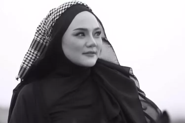 Anak Arie Riyanthie Buka Suara Alasannya Membiarkan BImo Aryo Ayahnya 'Ngamar' di Rumah (Tangkap Layar)