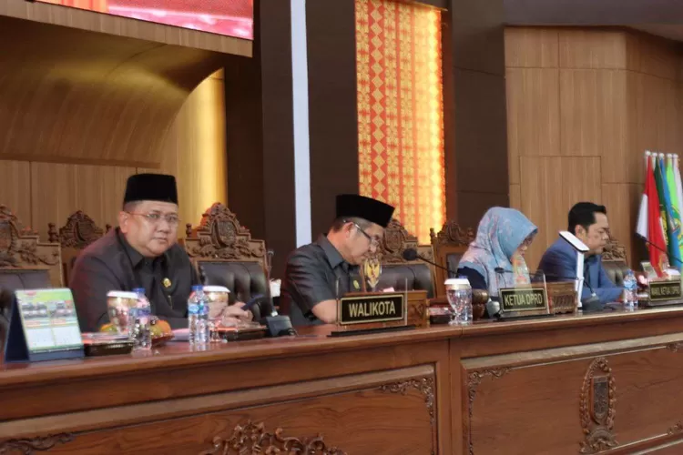 Pembahasan Tiga Raperda oleh DPRD Kota Lubuk Linggau - (Iyan, Klikanggaran)