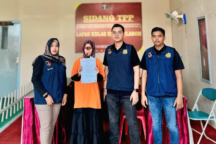 Polisi Serahkan Pelaku Arisan Bodong ke Jaksa Penuntut Umum (Dok. Desta)