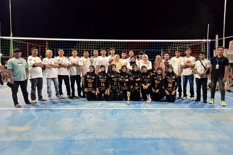 Cetak Sejarah, Pelangi VBC Juara I Turnamen Bola Voli Desa Pongo Masamba (Ist)