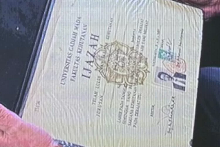 Ijazah Jokowi (Tangkap Layar)