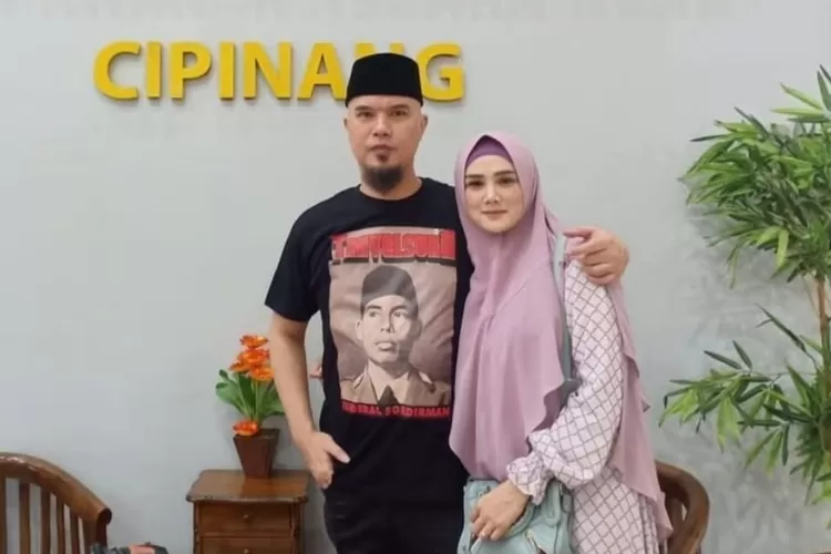 Potret pasangan musisi Ahmad Dhani dan Mulan Jameela - melaporkan perundunga pada putrinya ke KPAI. ((Instagram/mulanjameela1))