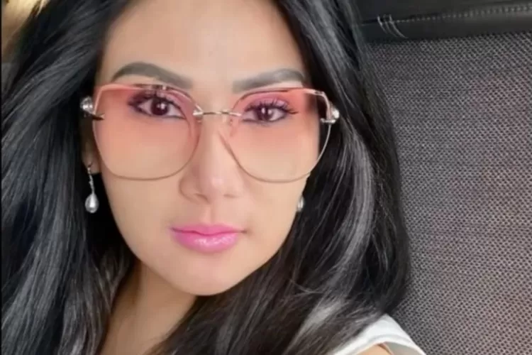 Potret psikolog Lita Gading, psikolog yang dilaporkan musisi ADP terkait dugaan pelanggaran UU ITE dan kekerasan psikis pada anaknya, SA.  ((Instagram/lita.gading))