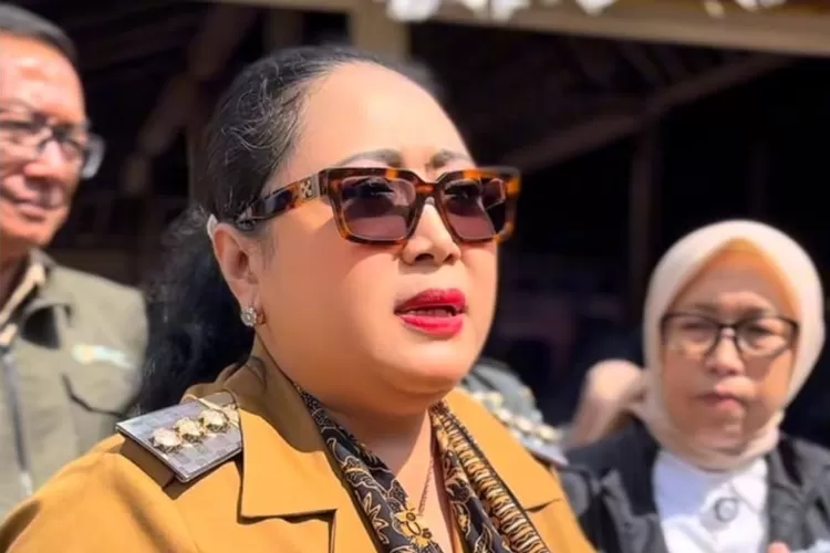 Bupati Gunungkidul Endah Subekti Kuntariningsih ingatkan penerima bansos untuk hanya menggunakan uang bagi kebutuhan pokok.  ((Instagram/endah_subekti_k))