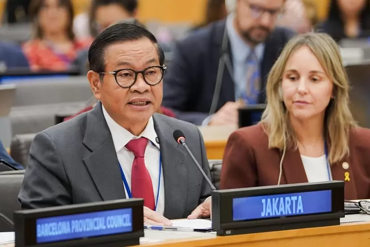 Gubernur DKI Jakarta, Pramono Anung (kiri) menyebut transportasi di Jakarta lebih baik dibanding di New York.  ((Instagram/pramonoanungw))