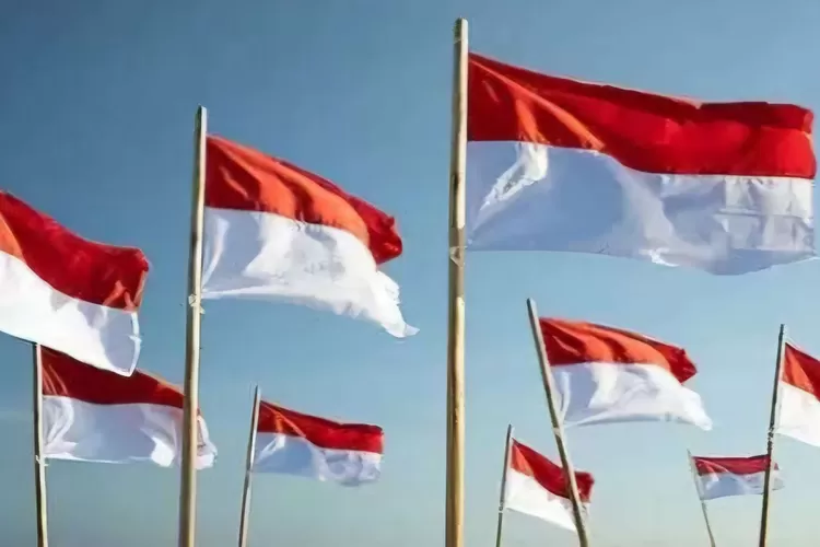 Bulan Kemerdekaan, Bupati Imbau ASN Pasang Bendera Merah-Putih di Depan Rumah (Freepik)