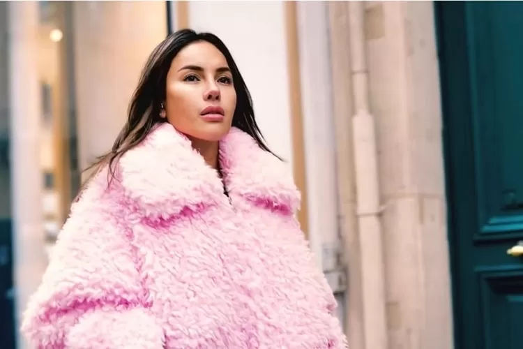 Potret artis Nikita Mirzani yang melaporkan aparat penegak hukum ke KPK pada Jumat, 8 Agustus 2025. ((instagram/nikitamirzanimawardi_172)