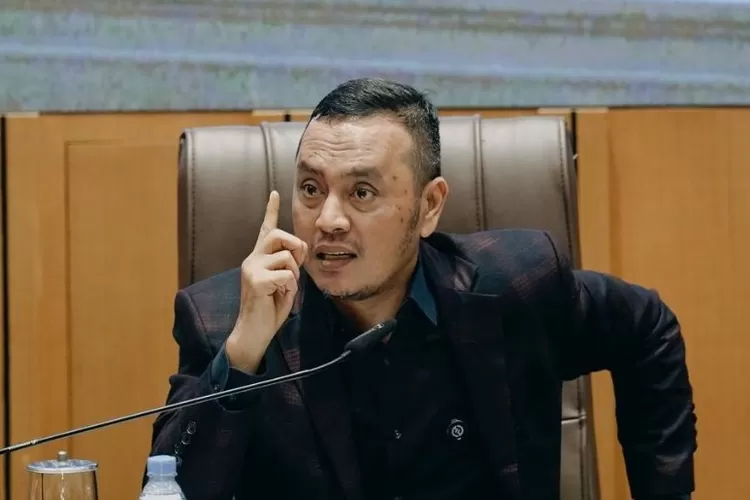 Ketua Komisi XIII DPR RI, Willy Aditya menyatakan penolakan terkait wacana pembayaran royalti musik di acara pernikahan. ( (partainasdem.id))