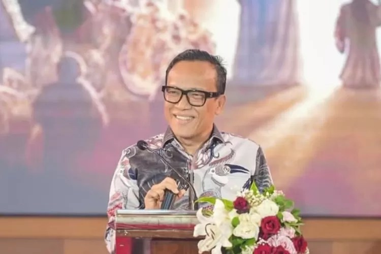 Momen Wamenaker Immanuel Ebenezer saat menghadiri Perayaan Natal 2024 dan Tahun Baru 2025 bersama Keluarga Besar Persekutuan Doa Oikumene DPR-MPR RI.  ((Instagram/immanuelbenezer))