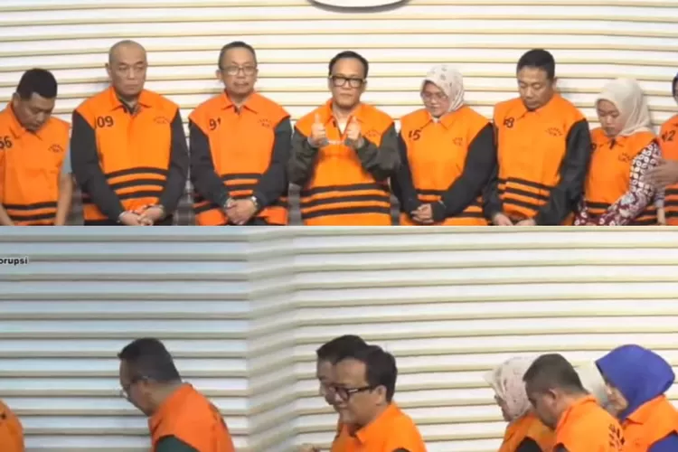 omen Noel mengacungkan jempol dan mengepalkan tangan saat konferensi pers KPK, Jumat, 22 Agustus 2025 ((Tangkapan layar YouTube KPK))