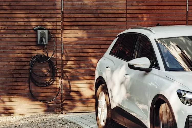 Foto Ilustrasi - Ada beberapa pilihan mobil listrik yang dijual dengan harga paling terjangkau di tahun 2025. ((Unsplash/Zaptec))