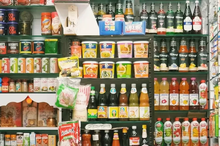 Foto Ilustrasi - Minuman berpemanis akan dikenai cukai pada tahun 2026 ( (Unsplash/Ravi Sharma))