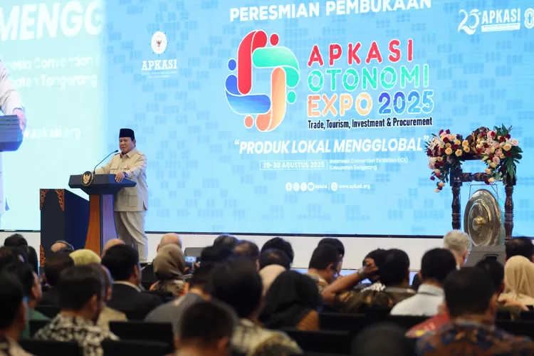 Presiden Prabowo Subianto tegaskan efisiensi APBN tidak berarti pemotongan dana daerah, tapi dialokasikan lewat MBG dan program lain. ((BPMI Setpres))