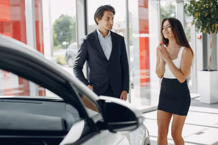 Foto Ilustrasi - Ada berbagai jenis mobil murah untuk menjadi pilihan kendaraan anak muda hingga keluarga.  ((Freepik/prostooleh))