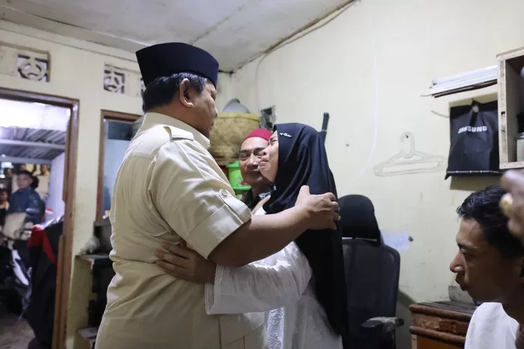 Prabowo Takziah ke Kediaman Ojol Affan, Tegaskan Komitmen Tegakkan Keadilan  ((BPMI Setpres))