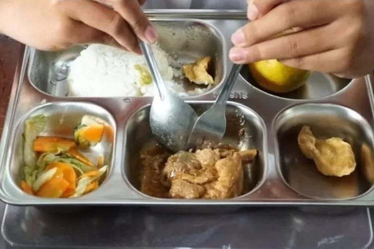 Foto ilustrasi penggunaan food tray atau ompreng dalam Makan Bergizi Gratis (MBG).  ((Instagram.com/badangizinasional.ri))