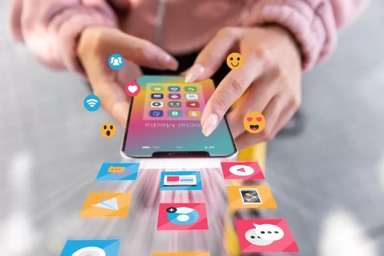 Ilustrasi bisnis yang efektif dengan membangun personal branding untuk menarik atensi publik di berbagai platform media sosial. ((Freepik.com))