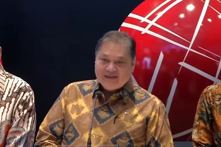 Menteri Koordinator (Menko) Bidang Perekonomian Airlangga Hartarto dalam konferensi pers di BEI, Jakarta pada Senin, 1 September 2025.  ((Tangkapan layar YouTube IDX Channel))