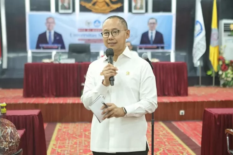 Wakil Ketua MPR RI, Eddy Soeparno mengajak warga RI untuk menghindari anarki dalam aksi demonstrasi. ( (Instagram.com/@eddy_soeparno))