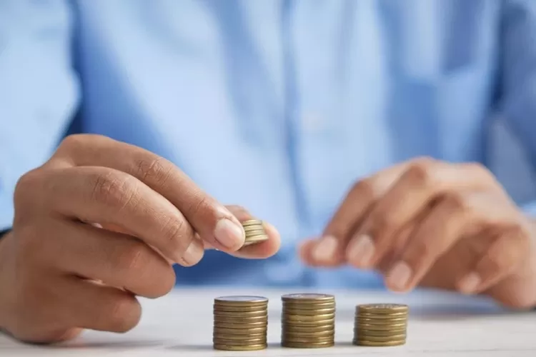 Foto Ilustrasi - Ada beberapa langkah yang bisa membantu anak muda membangun tabungan meski dengan gaji pas-pasan. ((Unsplash/Towfiqu barbhuiya))