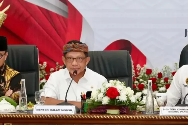 Menteri Dalam Negeri, Tito Karnavian mengimbau kepala daerah dan pejabat publik menjaga kesederhanaan. ( (Instagram/kemendagri))