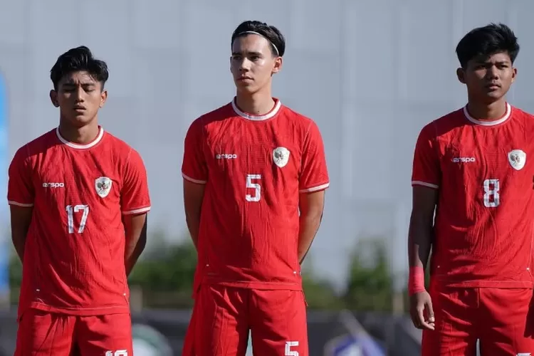 Pemain Timnas Indonesia U-23, Dion Markx (tengah) yang mendapatkan tantangan khusus dari pelatih Gerald Vanenburg di Kualifikasi Piala Asia 2026. ( (Instagram.com/@dionmarkx))