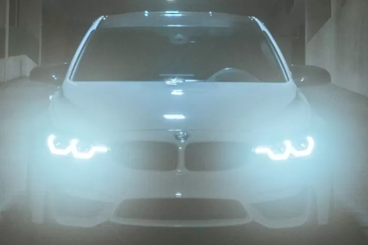 Foto Ilustrasi - Lampu LED untuk kendaraan memiliki beberapa keunggulan dan kekurangan.  ((Unsplash/Jacob Hanssen))