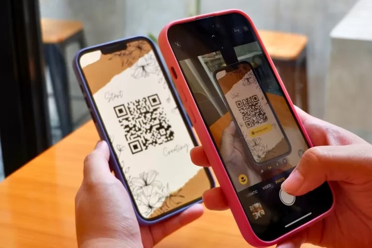 Foto Ilustrasi - Sebagai salah satu produk keuangan digital, QRIS memiliki beberapa keunggulan dan risiko. ((Unsplash/heyimmarielle_03))