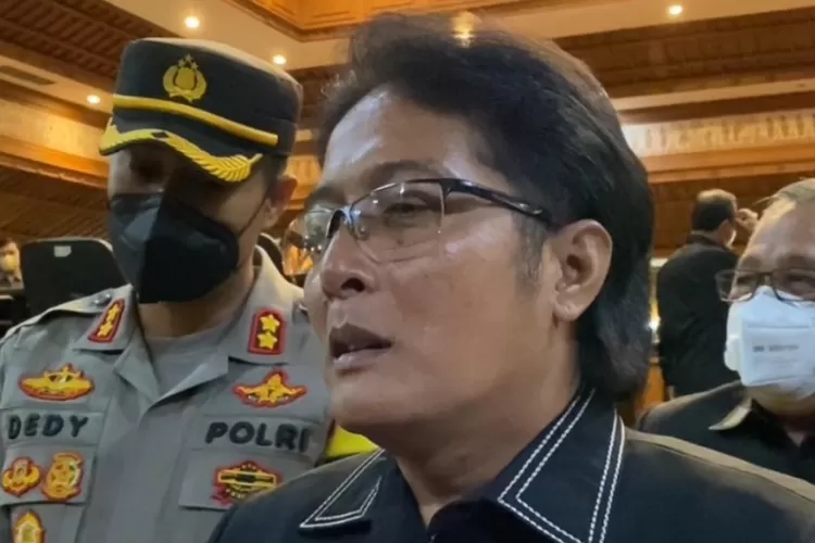 Wakil Gubernur (Wagub) Bali, I Nyoman Giri Prasta angkat bicara terkait tunjangan rumah hingga kendaraan milik para pejabat DPRD Bali. ((Instagram.com/@inyomangiriprasta_official))