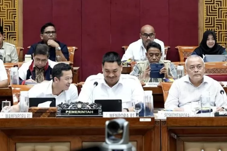 Menyoroti bursa calon pengganti Menpora RI, Dito Ariotedjo yang ramai diperbincangkan di medsos.  ((Instagram.com/@ditoariotedjo))