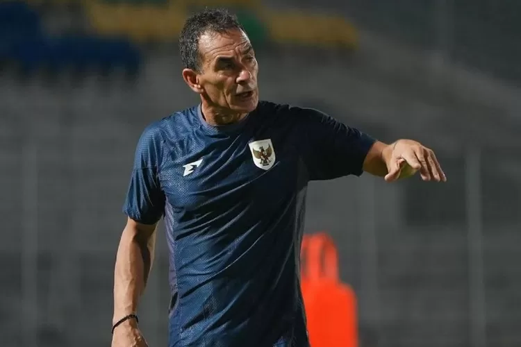 Pelatih Timnas Indonesia U-23, Gerald Vanenburg mendapatkan sorotan khusus usai gagal membawa Garuda Muda ke Piala Asia U-23 2026.  ((Instagram.com/@geraldvanenburgofficial))