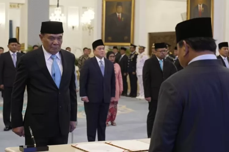 Letnan Jenderal TNI (Purn) Djamari Chaniago resmi menjabat sebagai Menko Polkam. ( (Tangkapan layar YouTube Sekretariat Presiden))