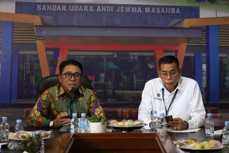 Masyarakat Diminta Sambut Baik Penerbangan Perdana Pesawat ATR 72 di Bandara Andi Djemma (istimewa)