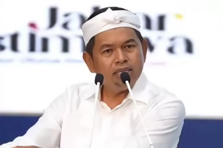 Gubernur Jabar, Dedi Mulyadi angkat bicara terkait kasus ratusan siswa keracunan massal imbas program MBG di Kabupaten Bandung Barat.  ((Instagram.com/@dedimulyadi71))
