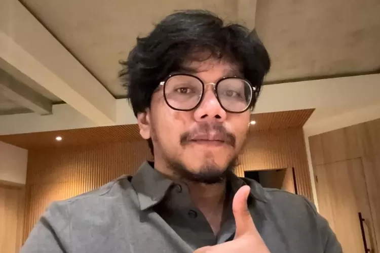 Influencer, Ferry Irwandi angkat bicara terkait pelaporan yang dilayangkan pegiat media sosial, Hera Lubis ke Polda Sumut.  ((Instagram.com/@irwandiferry))