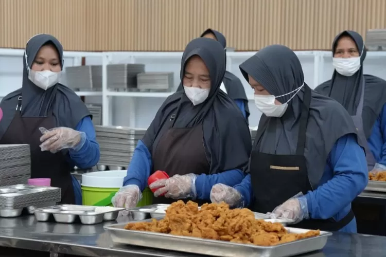 Kasus Keracunan Massal di KBB: 56 Dapur MBG Ditutup, DPR Usulkan Kantin Sekolah Jadi Sentra Memasak (-)