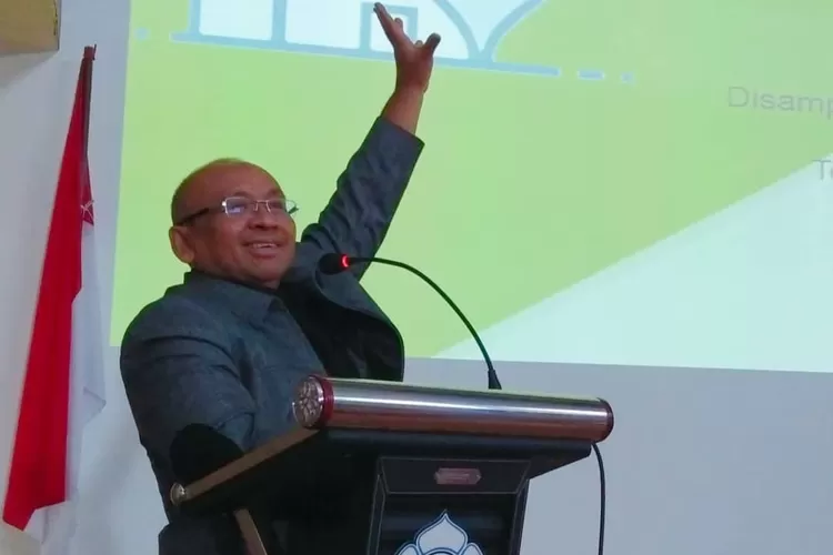 Staf Ahli Menteri Sosial, Edi Suharto ditetapkan sebagai tersangka oleh KPK dalam kasus dugaan korupsi bansos beras.  ((instagram/poltekesosbandung))