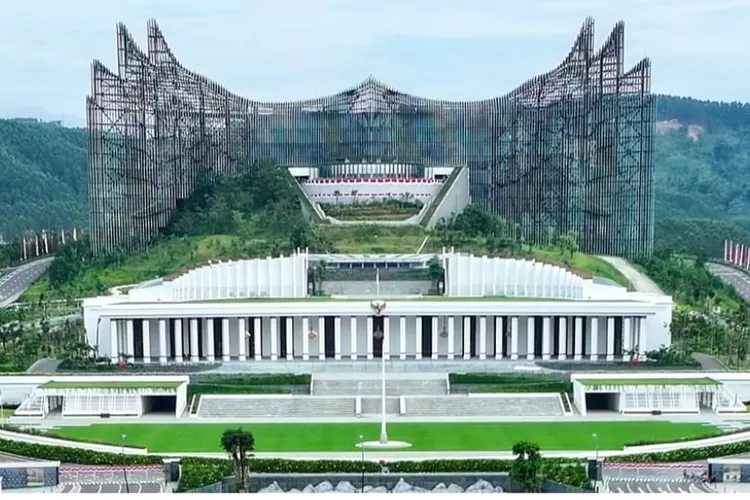 Laporan perkembangan pembangunan IKN untuk Ibu Kota Politik 2028 dilakukan Kepala OIKN, Basuki Hadimuljono ke Istana.  ((Instagram/otorita_ikn))