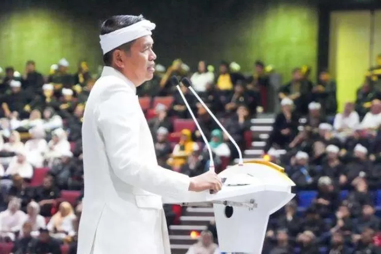 Menyoroti Gerakan Rereongan Sapoe Sarebu atau Poe Ibu, atau berarti donasi Rp1000 per hari bagi warga di Jawa Barat.  ( (Dok. Pemprov Jabar))