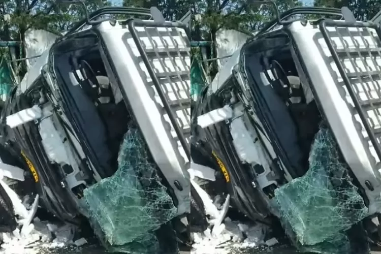 Menyoroti fakta terkini insiden kecelakaan truk terjun dari jembatan Tol Tangerang-Merak di Kota Serang, Banten, pada Sabtu, 4 Oktober 2025.  ((Instagram.com/@fesbukbanten))