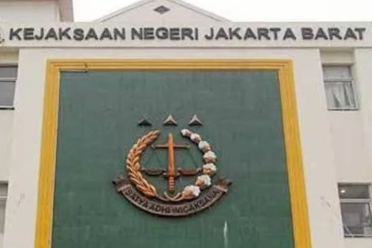 Kepala Kejaksaan Negeri Jakarta Barat, Hendri Antoro dicopot dari jabatannya karena diduga terlibat dalam kasus penggelapan uang barang bukti perkara robot trading Fahrenheit.  ((Facebook/Kejarijakbar))