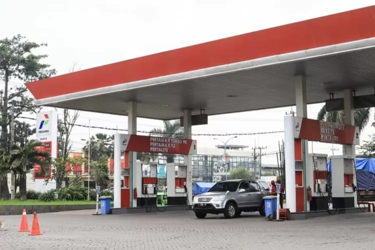 Pertamina menyatakan tak ambil keuntungan pada polemik kelangkaan BBM di SPBU swasta.  ((Unsplash/aldrinrachmanpradana))