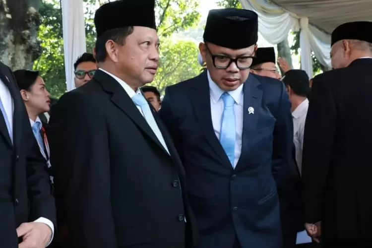 Kemendagri resmi memiliki tiga wakil menteri setelah Presiden Prabowo melantik Akhmad Wiyagus.  (Instagram/titokarnavian))