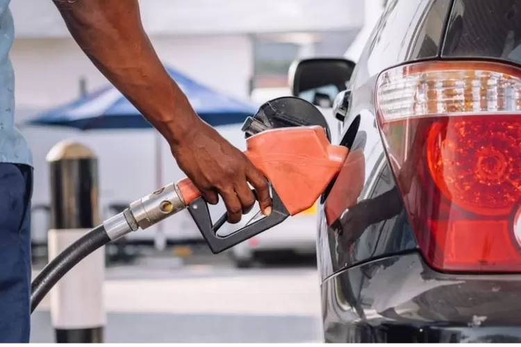 Pengamat Hukum, Fernandes Raja Saor komentari skandal BBM yang melibatkan Pertamina Patra Niaga dengan sejumlah perusahaan  ((Unsplash/mkumbwajr))